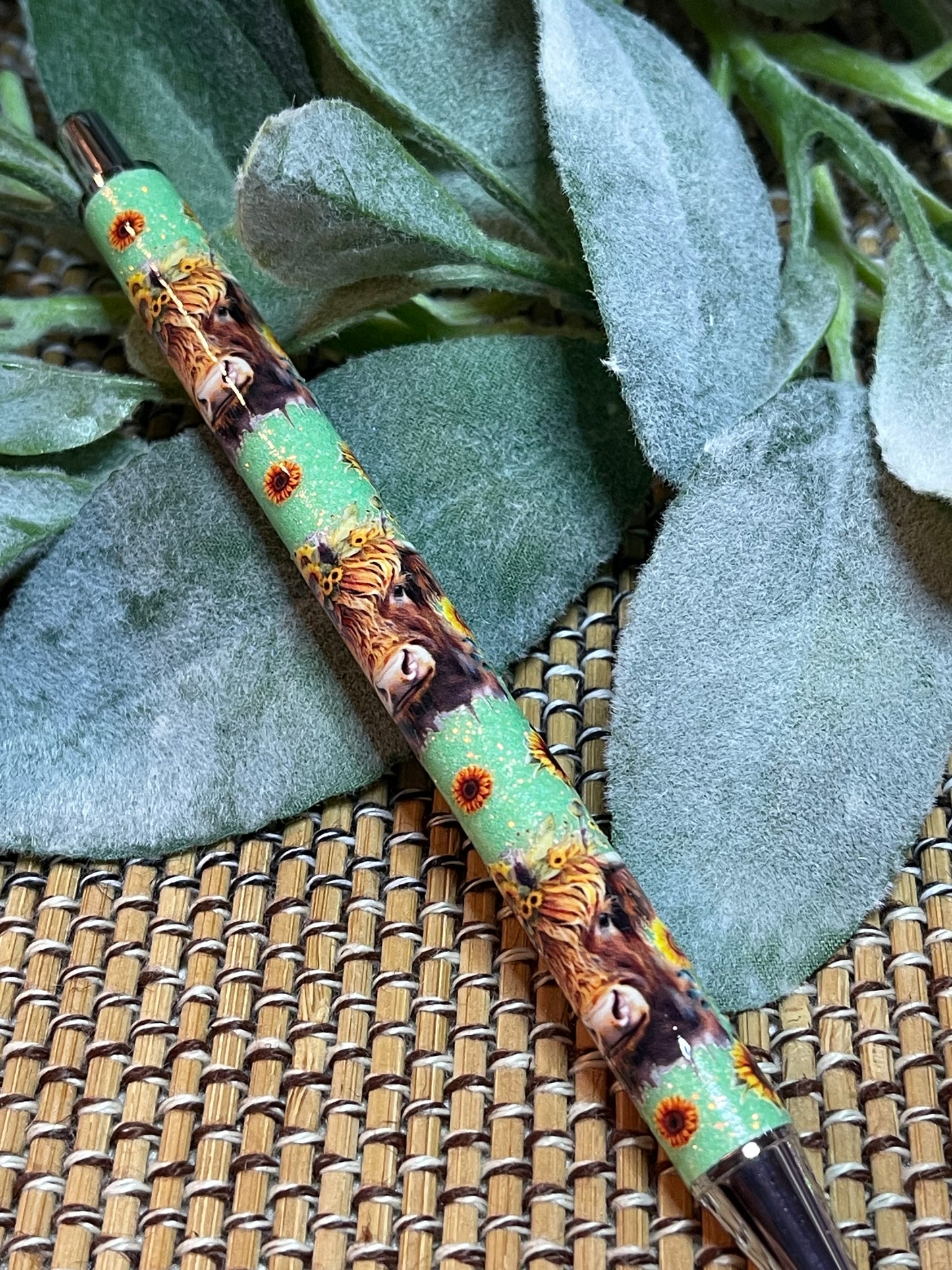 Highland Cow Mint Glitter